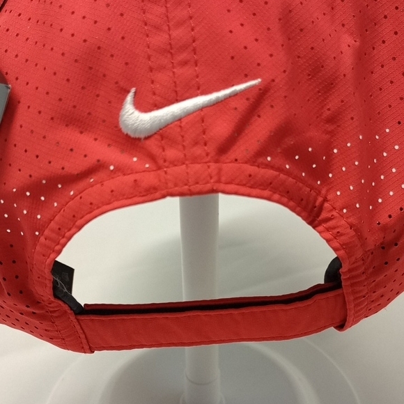 Adult Nike Dri-Fit Red and White Perforated Golf Cap OS with Tag - Picture 9 of 9